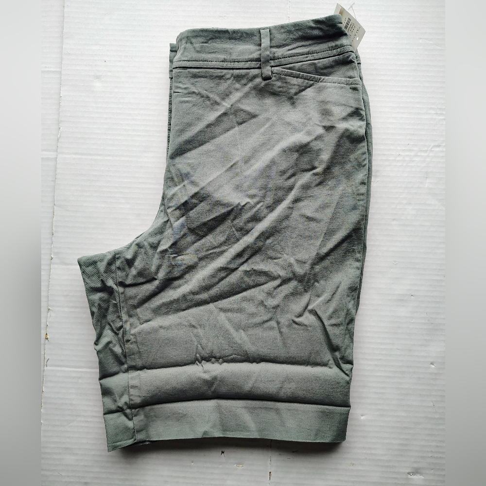 Talbots Womens Bermuda Shorts Size 12P Gray NWT